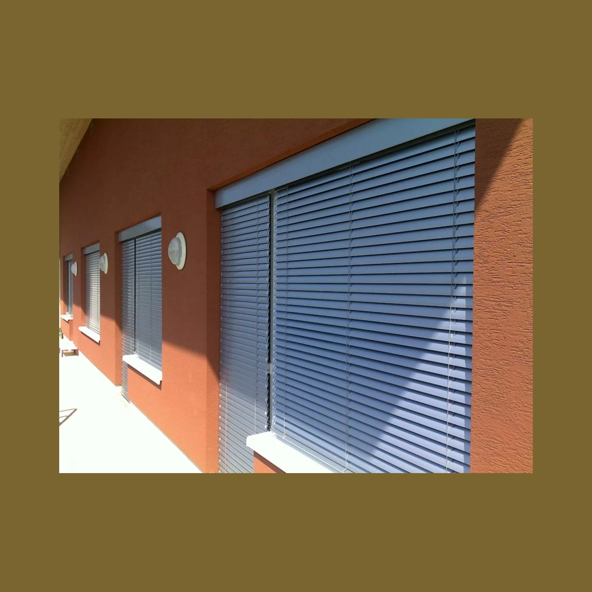 The Ext-50 / Ext-50 H External Blinds