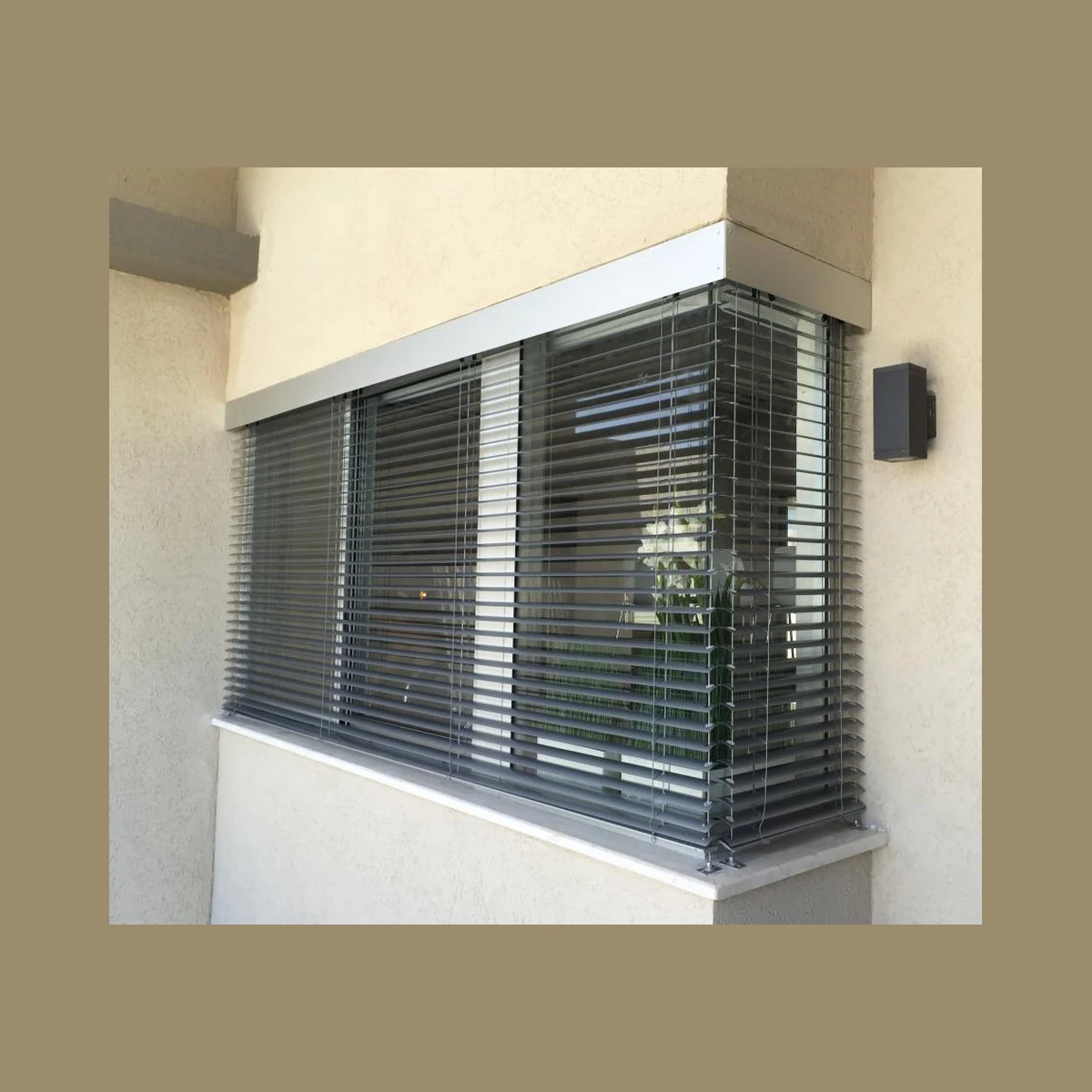 The Ext-50 / Ext-50 H External Blinds