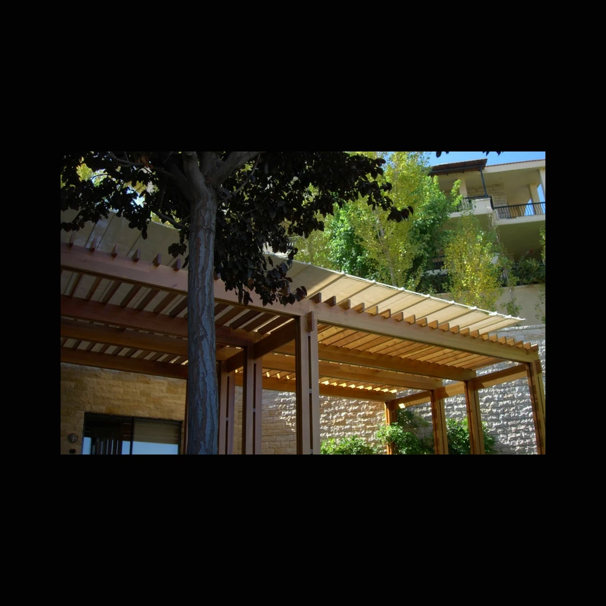Pergola / Tess 512 Awning